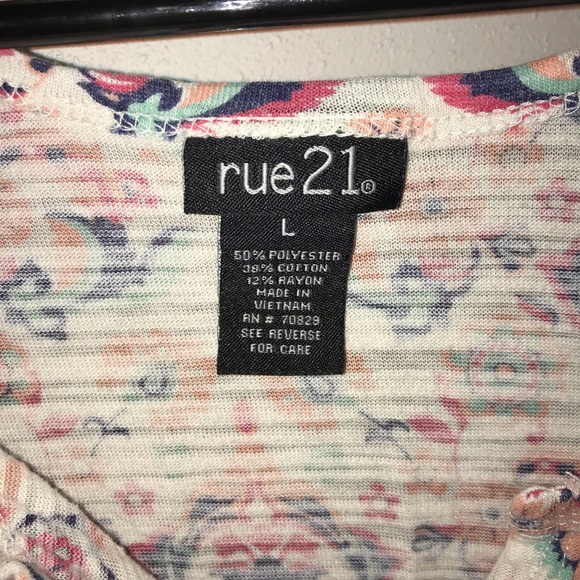 Patterned Rue21 Tee - Picture 3 of 3